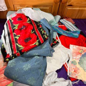 📌4.9 Pound Fabrics for Craft, Sewing, Quilt Smaller & Larger Pcs - Box 6